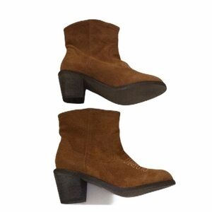 SKECHERS brown suede short ankle boots